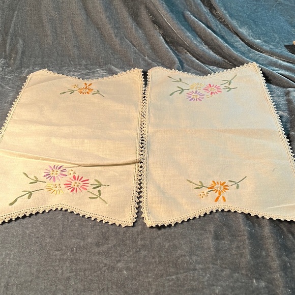 VTG Doilies - Picture 1 of 3
